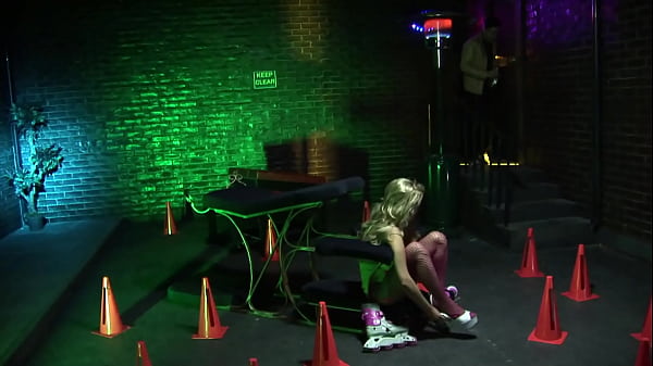 Whore Has Her Throat And Pussy Stretched To New Dimensions