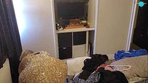 Download Video - Good morning blowjob&period;&period;&period;I wanna get changed but He wants His cock sucking