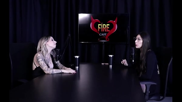 She loves her job as a waitress, had secret accounts during the pandemic, has a habit of taking a siririca before bed and has never had any problems with customers - Melina Khalifa (WATCH ON: SHEER/RED)