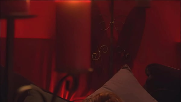 Teanna Kai Masturbates For a Crowd Of Onlookers