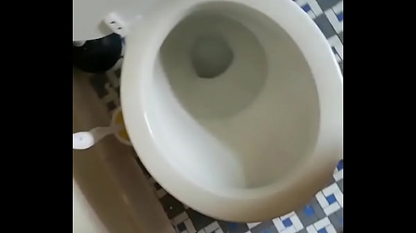 thumb pissing