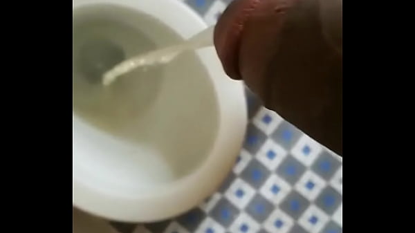 thumb pissing
