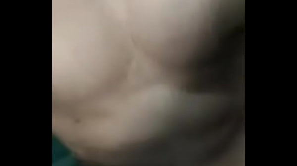 Me la jaló en el baño 2