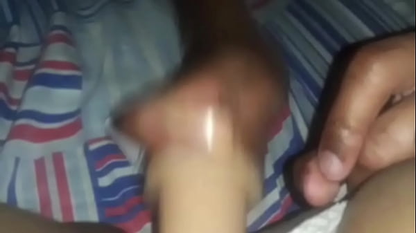 MARRIED PLAYING WITH THE NEGÃO. VIBRATOR INSIDE THE PUSSY