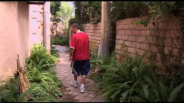 Marido em casa assistindo jogo e sua mulhe no motel chorando nas pirocas dos dotados - Celine Salles - Nego Catra - Andre Garcia - Dire&ccedil;&atilde;o Andre Garcia