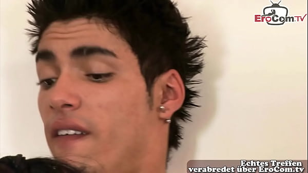 2 men and a tranny fuck each other anal