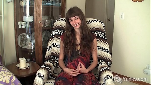 Download Video - Kinky Yanks Babe Willow Talks