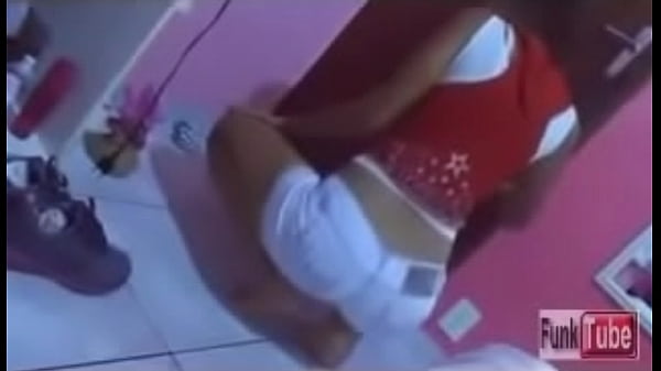 Girlfriend dancing funk 1