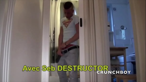 thsi young gay fucked bys traight boy in toilets