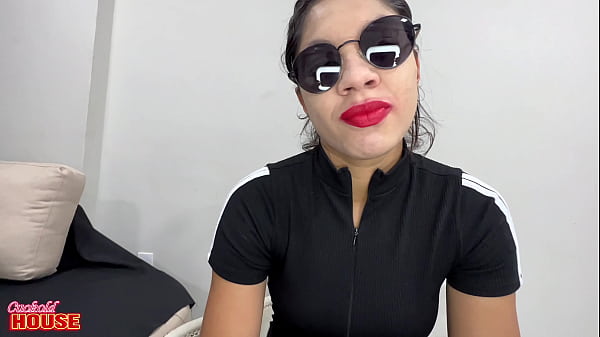 Casada novinha fazendo DP com um consolo na buceta e o pau do amante no c&uacute;