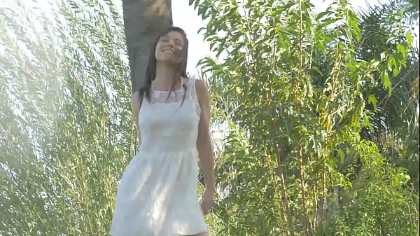 Aidra Foxx Plays With Her Meaty Pussy Lips