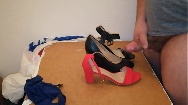 Download Video - Cumming on three shoes - Pumps and wedges
