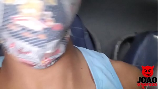 Download Video - Tentando chupar no &ocirc;nibus - Ela Baez