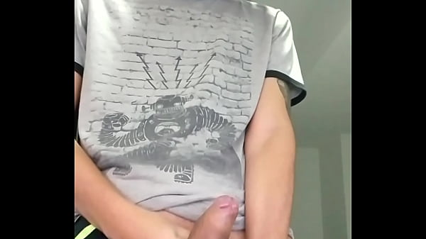 Una paja mientras fantaseo con que ella me vea ...