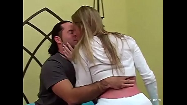 Download Video - Amateur Barely Legal Takes Dick