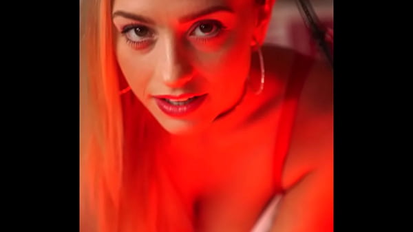 Vous avez envie de me voir recevoir mon gros cadeau de Noël ? Alors ...