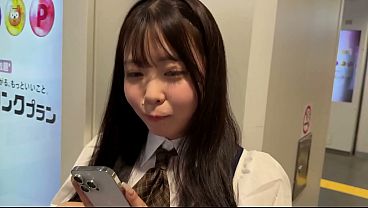 Ririka (23), a busty woman with large breasts who works as a sex slave on the fringes of the entertainment industry, is a cheeky sex worker [Flirting with guys → Guaranteed to become a sex friend]