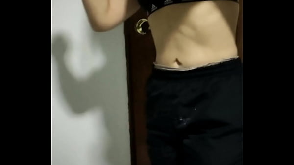 Download Video - MI AMIGA ESTEFANI DEL GYM&comma; LA CONVENCI CON MUCHO ESFUERZO DE ACOMPA&Ntilde;ARME A MI CASA Y RESULTO SER UNA PUTA GUARRA CALIENTE &excl;