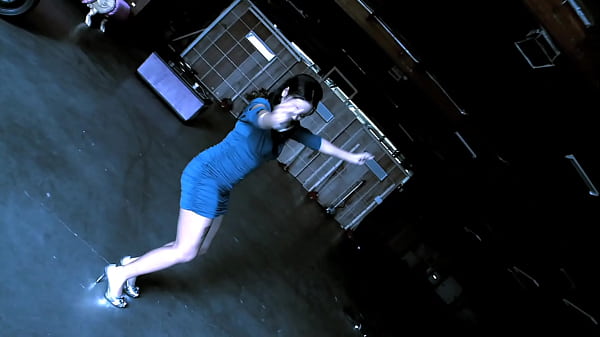 Karina, a married bitch, shaved on the sissy showing and offering everything, even her ass hole