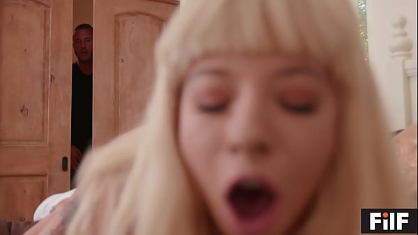 Petite Stepsister Kenzie Reeves Can't Stop Cumming From Rough Anal Sex