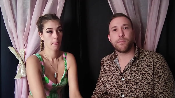 Si vous vouliez en découvrir un peu plus sur Coquette And Brad, venez vite ...