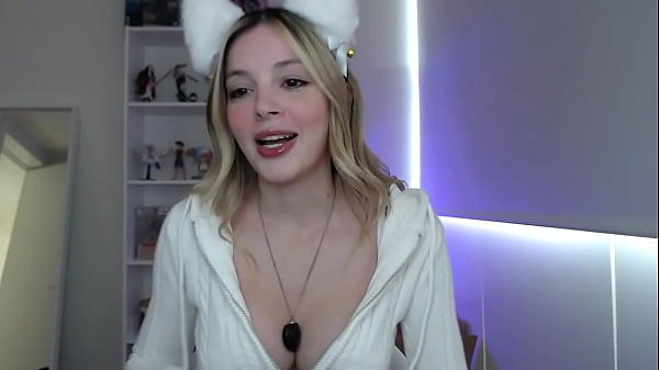 Yus Lopez nalgona on twitch