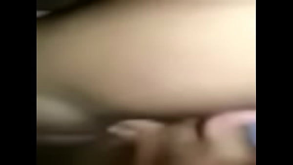 Girlfriend gets fingered by bf until she cums