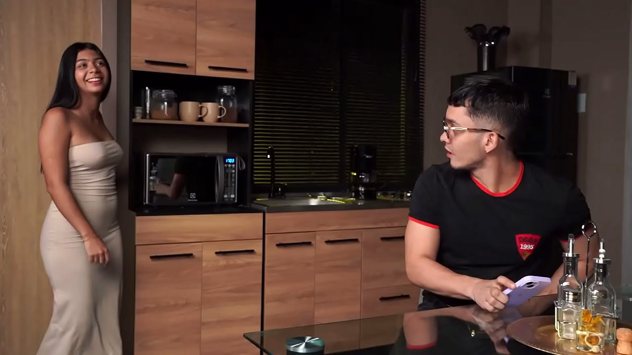 Oh no, that wasn'_t my intention! - Embarrassed stepbrother ends up having sex with his slim stepsister