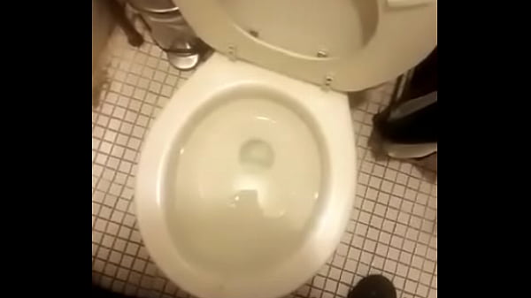 Download Video - mi amante orinando&period;&period;&period; mi nueva obsesi&oacute;n&comma; ver orinar parte 1