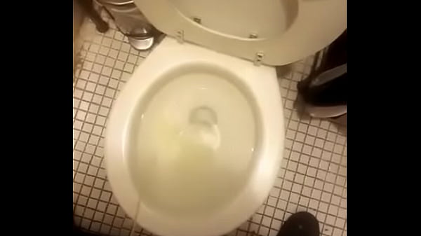 My Pissing Lover ... My New Obsession, Watch Peeing Part 1