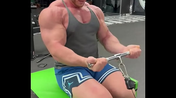 Who wanna have a workout session with me ? Write comment Subscribe my of and We will do it