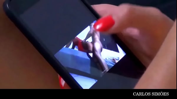 Ginger Smith e Dhones Portella em sua primeira cena