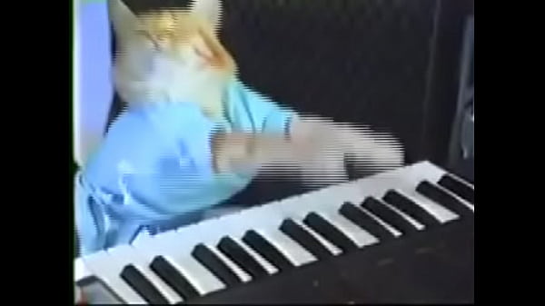 hot pussy action on the piano