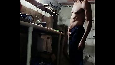 "OLHA CORNO... COMO ELE FODE A TUA MULHER NO SOFA DA TUA CASA"