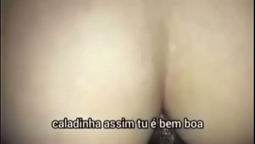 Ela me deu o cu chorando de dor, aguentou até eu gozar dentro
