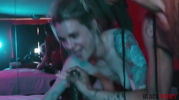 Mini Freak off Foursome Group Sex : 3 Hoes vs 1 BBC Part 1