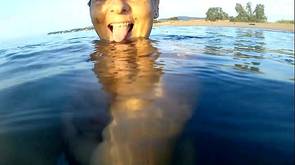xxx underwater deep throat