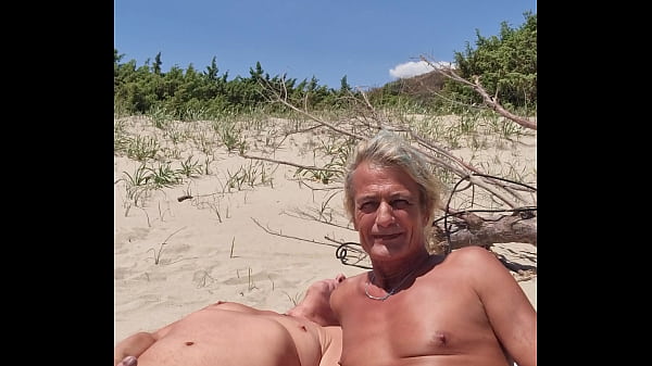 Live sex show recording, nudist beach, mobile version 4K, shemale girlfriend and cis man19.05.2025 2