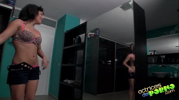 THE MANSION OF NACHO VIDAL. Raquel enters the Mansion