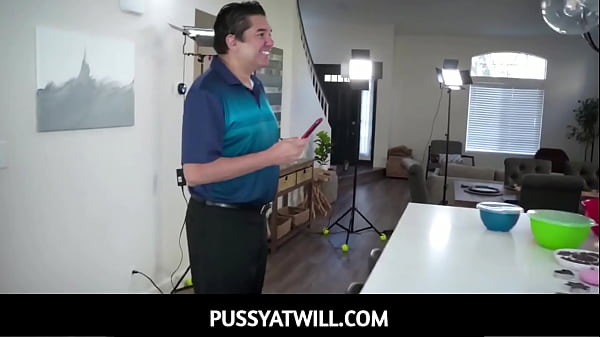 PussyAtWill -  Free Use Cooking Show
