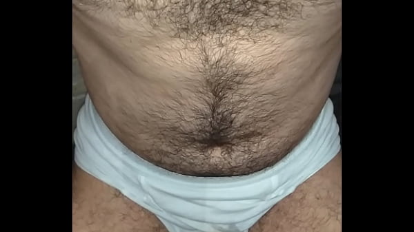 Download Video - Peito peludo na punheta com fleshlight