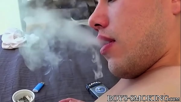 Tattooed amateur smoker Blake Stone cums while ...