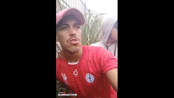 Download Video - MARQUEI COM UNS AMIGOS DE IR NO BAIL&Atilde;O DE FAVELA  DE ACABEI LIBERANDO A BUNDA NO MATO PRA GERAL COMER