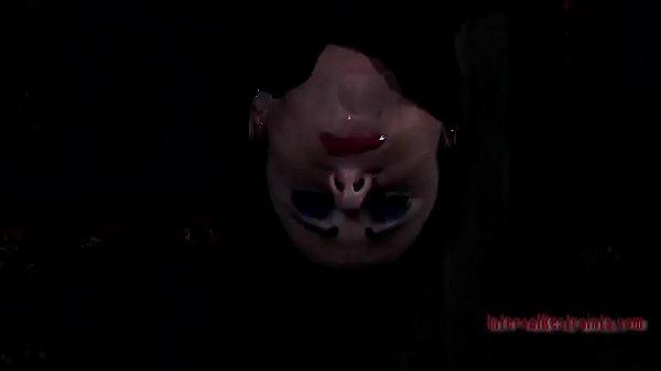 Gf and huge areolas is doing things on cam