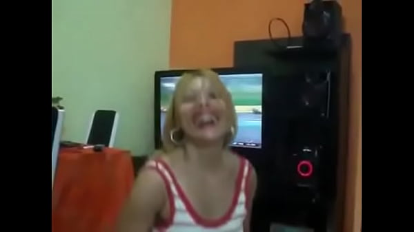 Amazing Brazilian Girl Dancing!