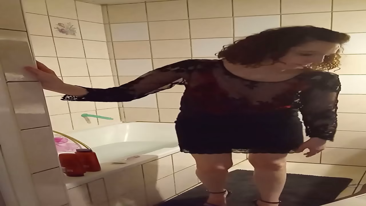 La petite coquine qui ce masturbe