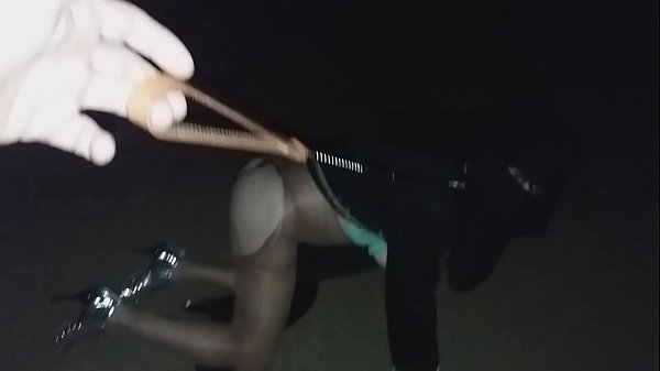 Musulmane voilée promener en laisse