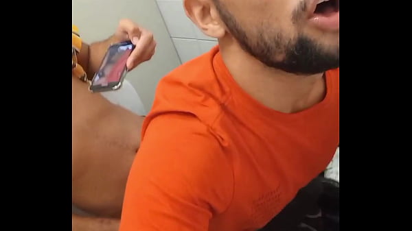 Machos se pegando no banheiro publico Brazil - 005