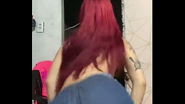 Redhead twerking while looking back