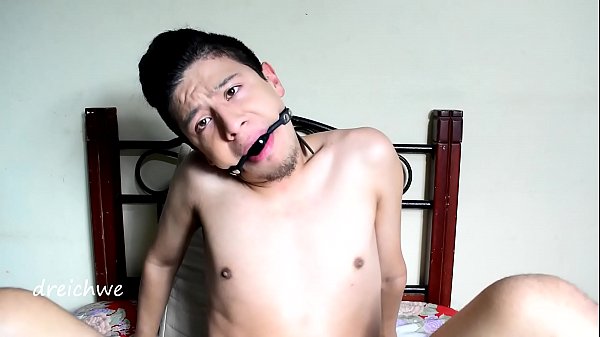 Download Video - Very tight gag in the mouth with saliva